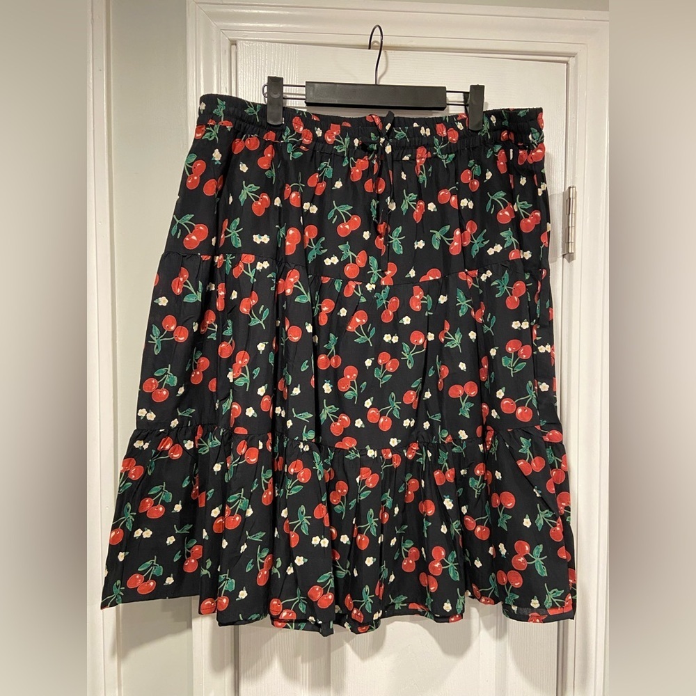 NWT Gunit Fashions Size 1X Black Cherry Print Cotton Pull On Tiered Skirt